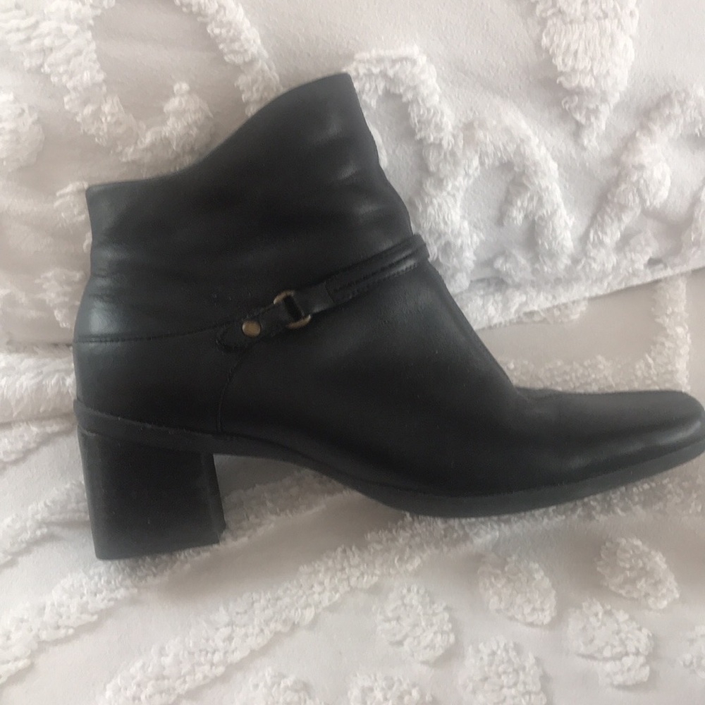Easy Spirit booties/ankle boots Sz 7.5 black leather